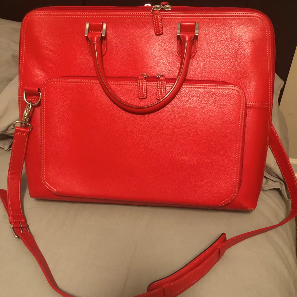 Levenger Expandable Laptop Shoulder Bag